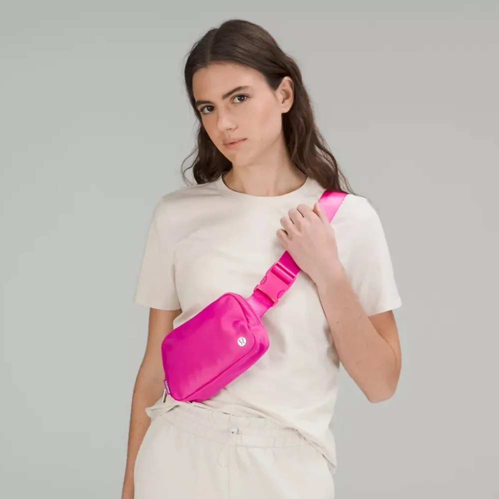 NWT Lululemon Everywhere Belt Bag 1L - Picture 2 of 9